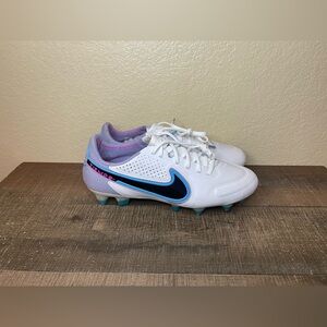 Nike Tiempo Legend 9 Elite SG Pro AC “Blast Pack”
- Size 7 Men / 8.5 Women.